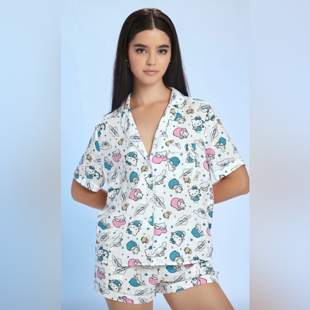 New Hello Kitty & Friends Likited Edition Shirt & Short Pajama Set Size Large
